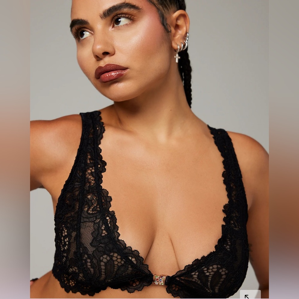 NWT ROMANTIC CORDED LACE FRONT-CLOSURE BRALETTE